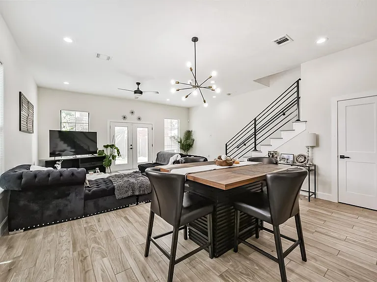 6008 Canal St — Photo 11