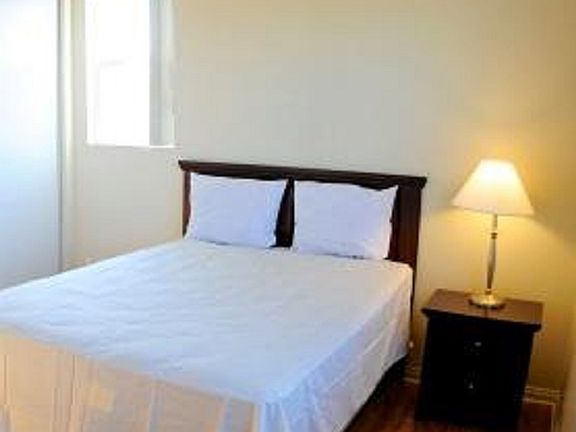 5th image of 1226 W Adams Blvd APT 2D