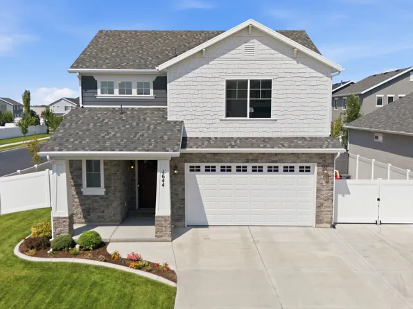1644 W Red Pine Dr, Syracuse, UT 84075