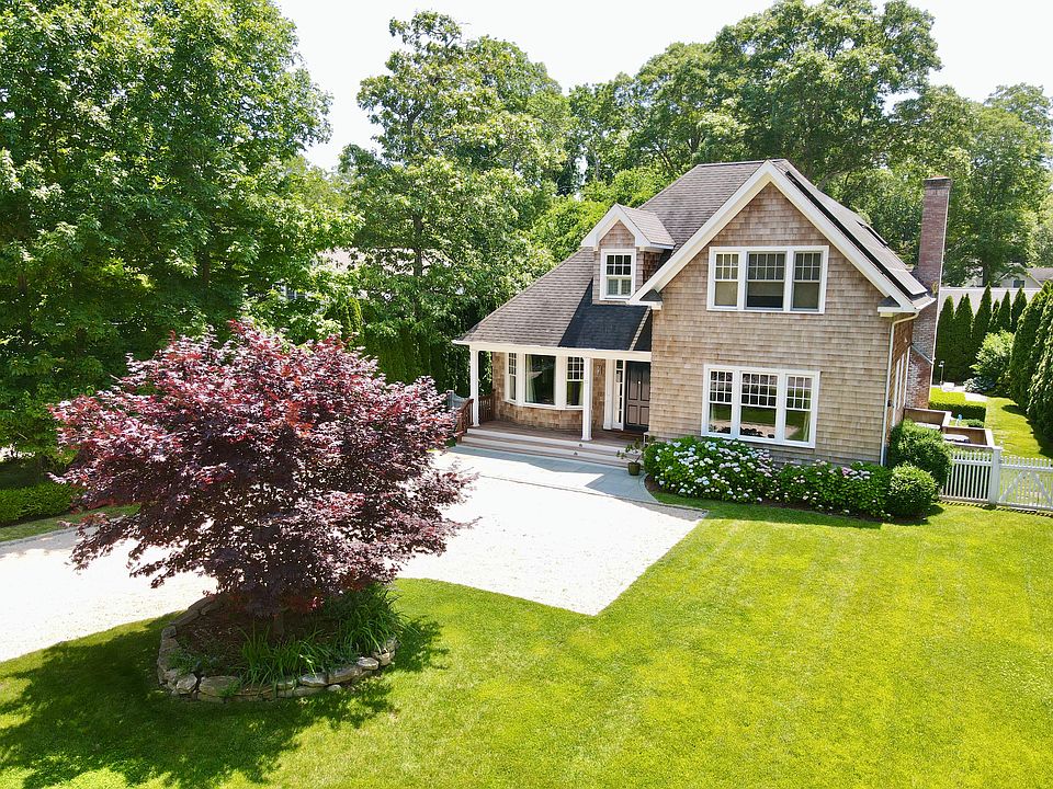1st image of 20 Lake Dr