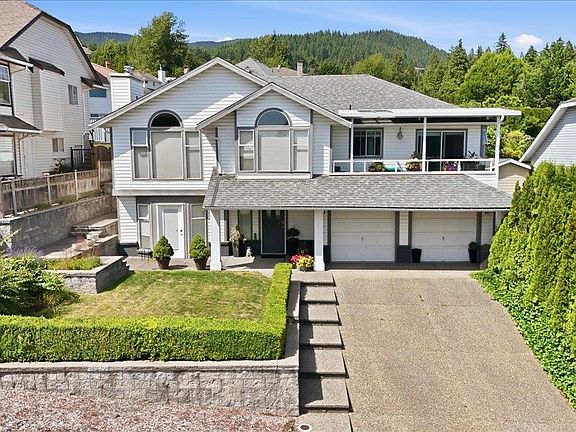 2nd image of 2893 Delahaye Dr
