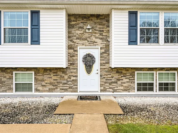 232 Wheatfield Dr, Greensburg, PA 15601