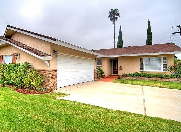 1st image of 27802 Avenida Cuaderno