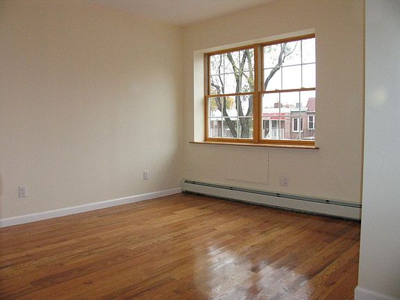 4th image of 10827 63rd Ave Ste 1