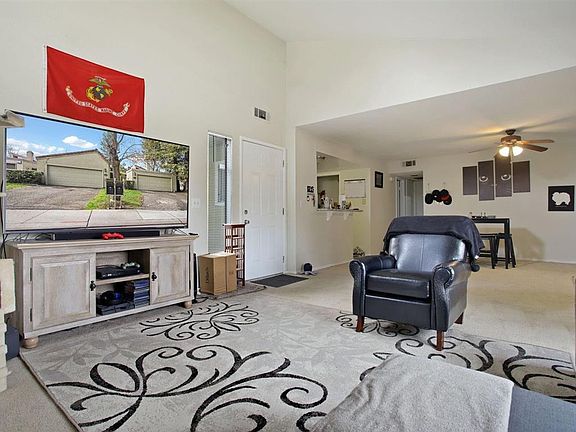 4th image of 5563 Sandpiper Ct #5563