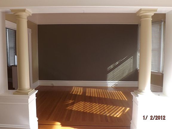 3rd image of 624 Louisiana St