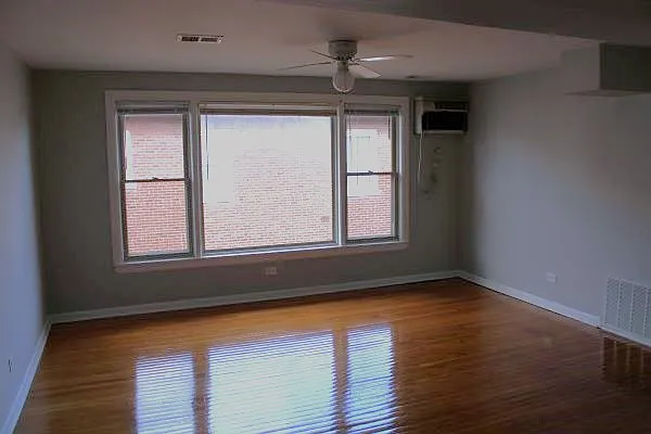 2 bed, 1200 sqft, $1,250 — Photo 4