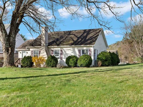 805 S Main St, Lexington, VA 24450