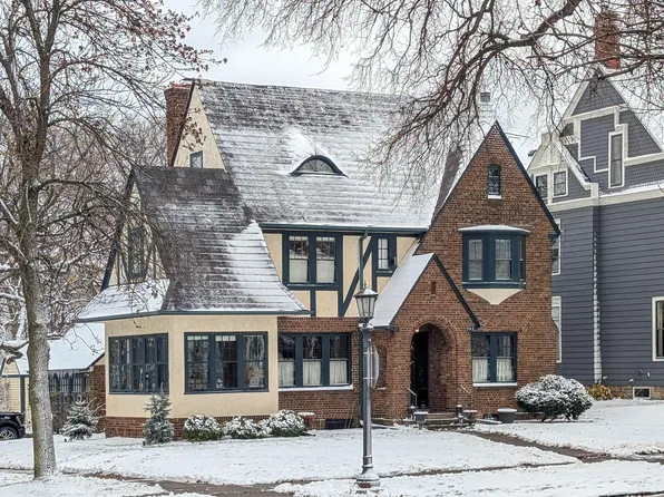 742 Goodrich Ave, Saint Paul, MN 55105