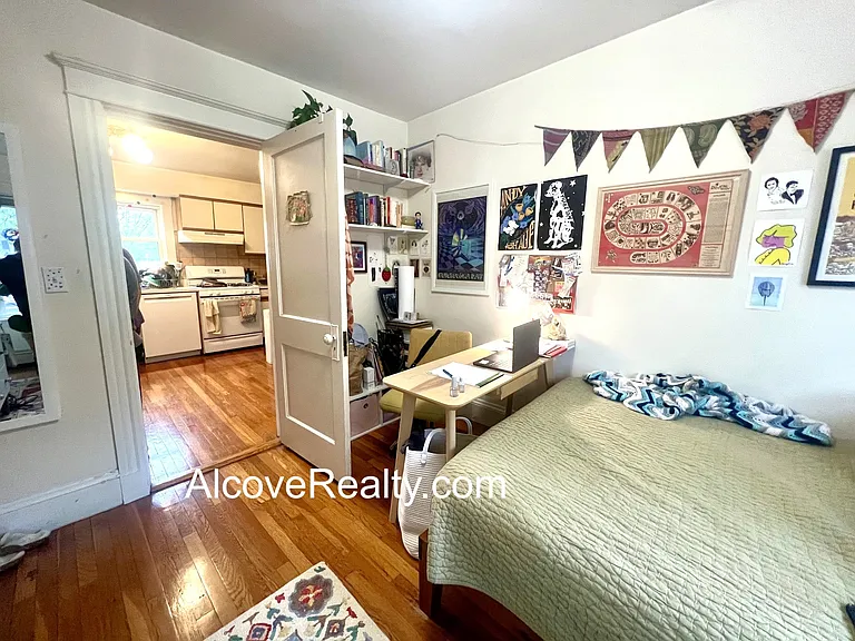 21-3 Sartwell Ave — Photo 3