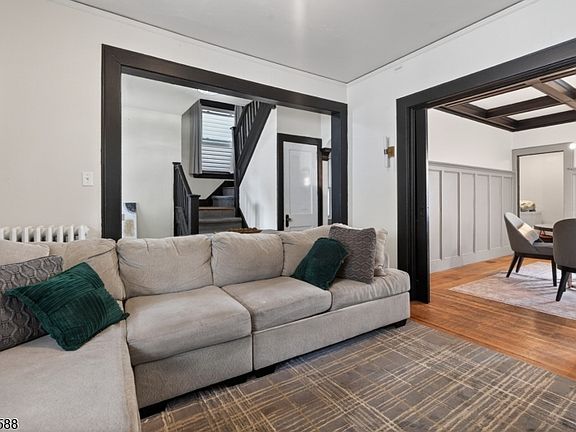 4th image of 52 Clifford St
