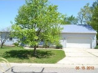 2405 Summit Cedar Dr, Howell, MI