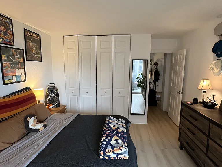909 Logan St #4B — Photo 7