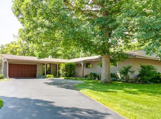 500 Forest Hill Rd, Lake Forest, IL 60045