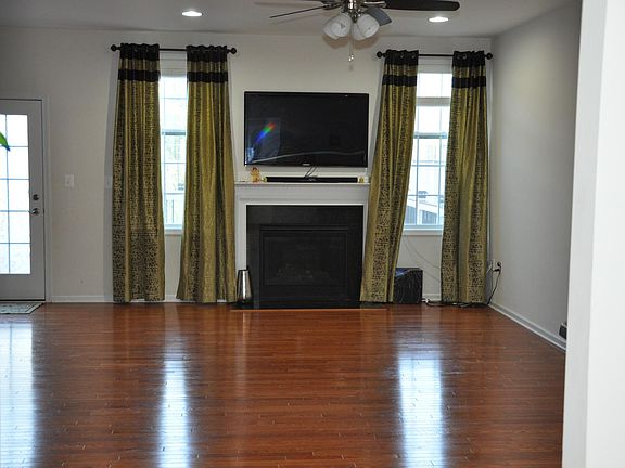 4th image of 23258 Hanworth St