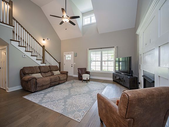 5th image of 103 Canyon Dr