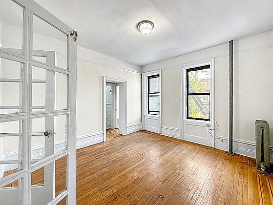 5th image of 69 Tiemann Pl APT 8