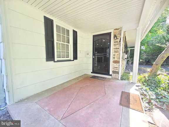 4th image of 203 S Elmwood Ave