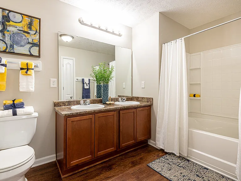 Waterford Apartments — Photo 25
