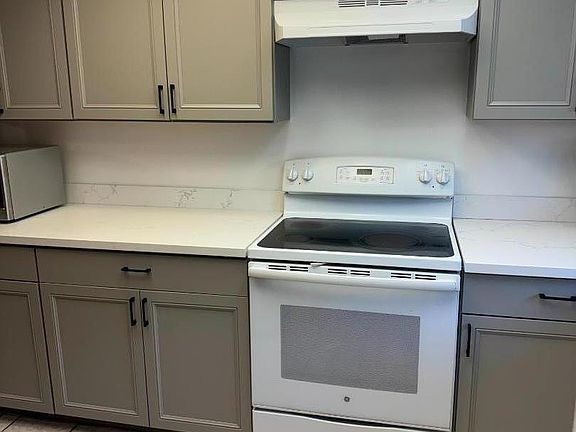 4th image of 919 Bellhurst Ave