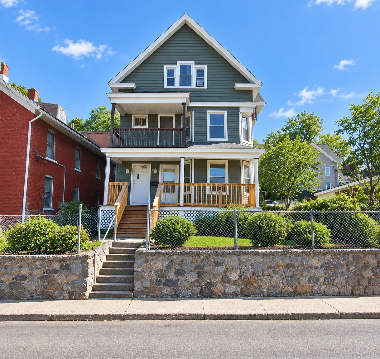 3 bed, $1,600 — Photo 1