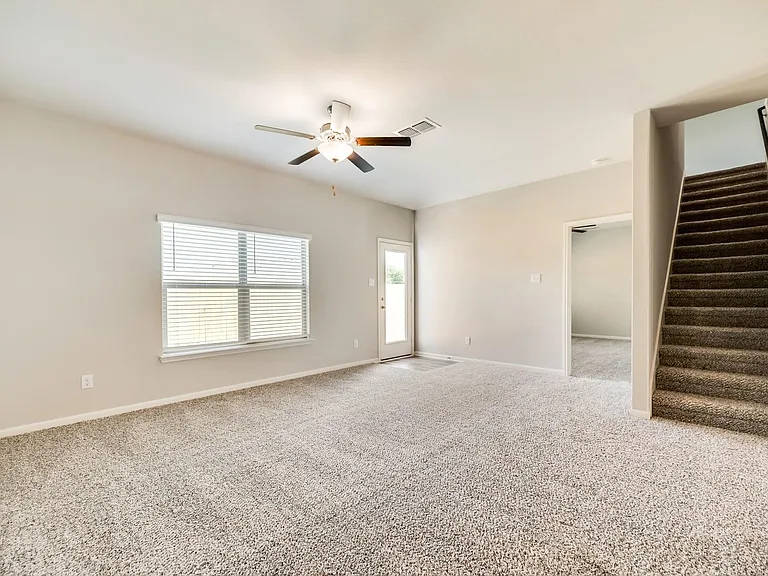2120 Dakota Dr — Photo 4