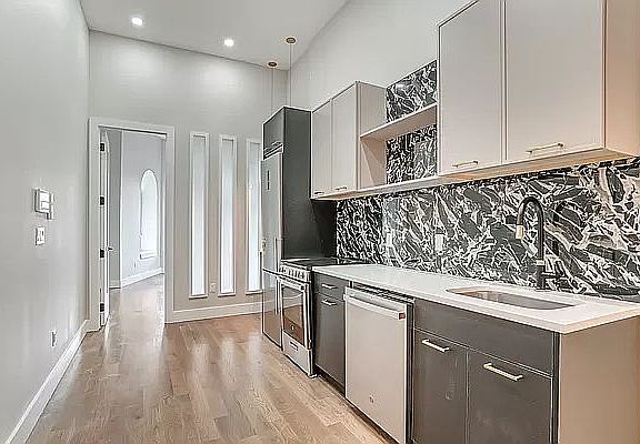 5th image of 498 Putnam Ave #3G