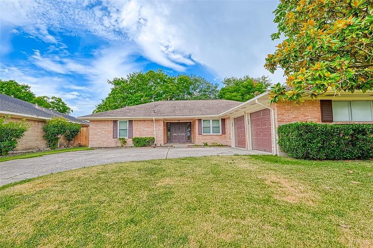 1st image of 11022 Braewick Dr