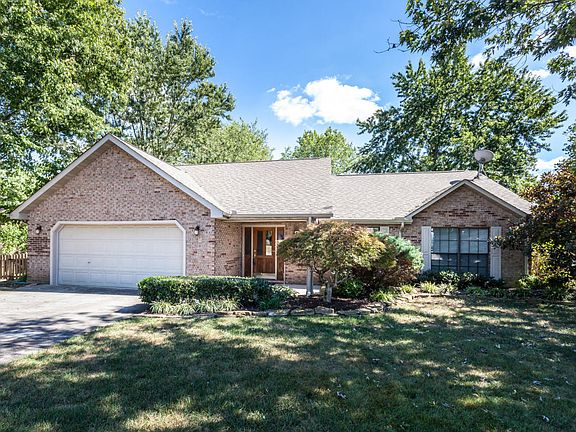 2nd image of 2108 Chippendale Dr
