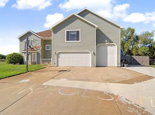 1112 Republic Cir, Salina, KS 67401
