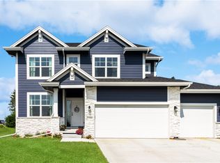 5400 147th St, Urbandale, IA 50323