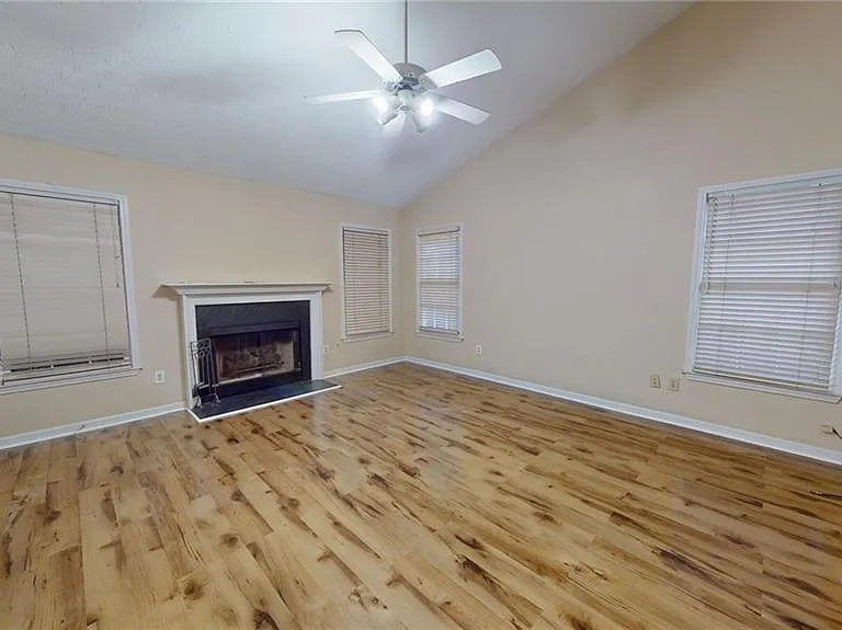 110 Beaverwood Ln — Photo 5