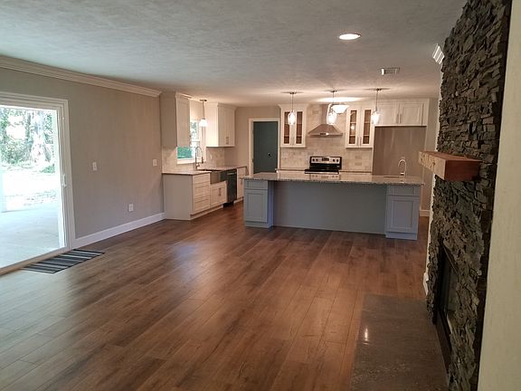 4th image of 3710 SW 75th St