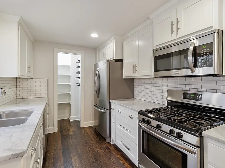 7343 Rosewood St — Photo 16