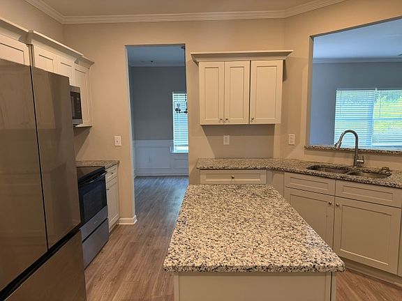 4th image of 260 Eva Way