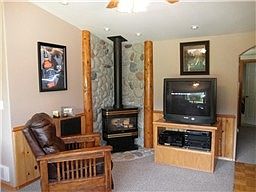 3rd image of 30500 Mountain Loop Hwy