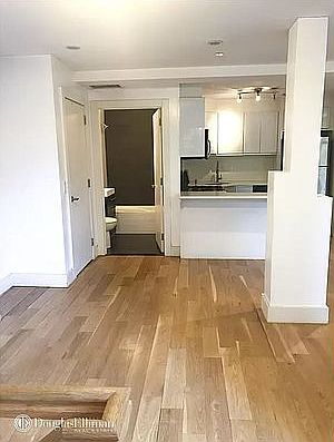 3rd image of 93 Waverly Ave APT 1R