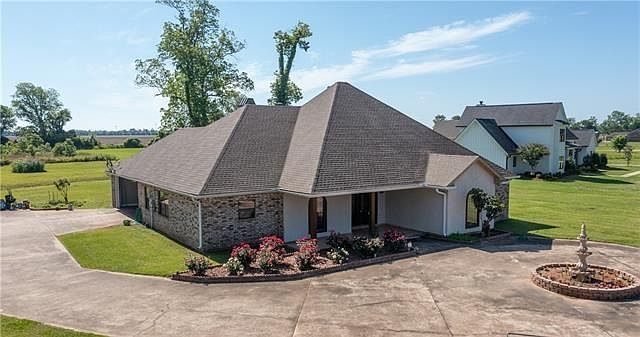 1st image of 138 Robinson Rd