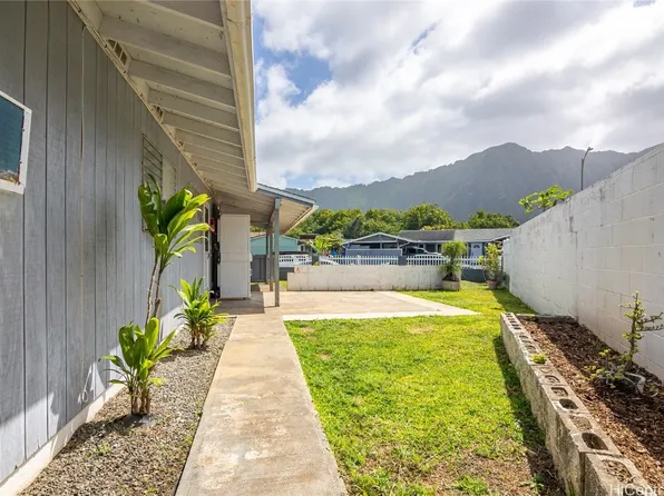 41-608 Inoaole St, Waimanalo, HI 96795