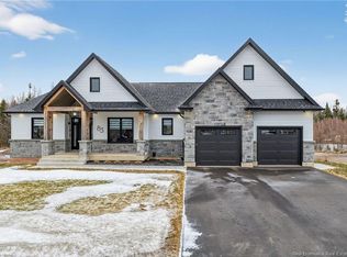 83 Royal Oaks Blvd, Moncton, NB E1H 0A7