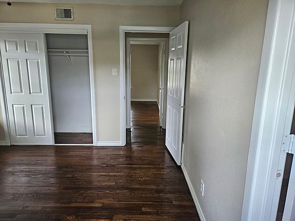 3rd image of 421 Royal Crest Dr