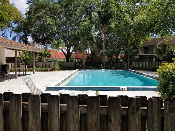 2nd image of 3400 Gardens East Dr #Ib