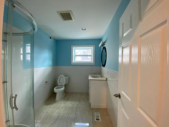 4th image of 458 E Girard Ave #3