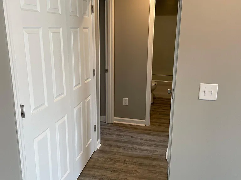 712 E Sigler St — Photo 3