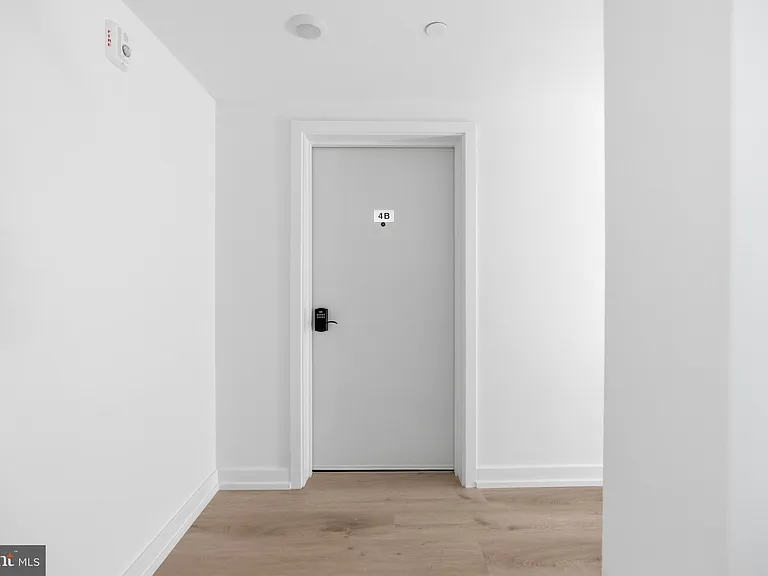 209 New St #4B — Photo 2