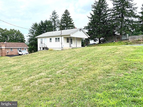 2nd image of 67 Powers Rockwell Ln