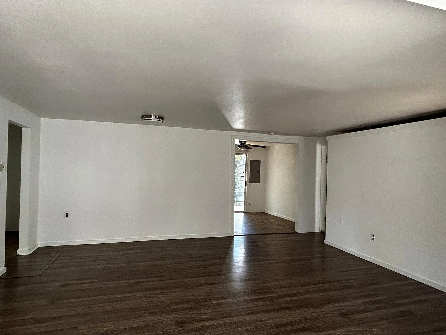 2 bed, 1090 sqft, $1,750 — Photo 3