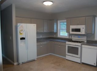 3 Ross Ave, Ware, MA 01082