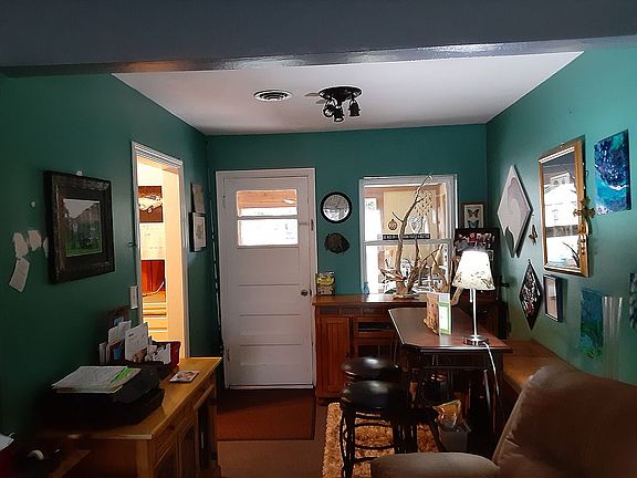 3rd image of 2420 De Soto Ave