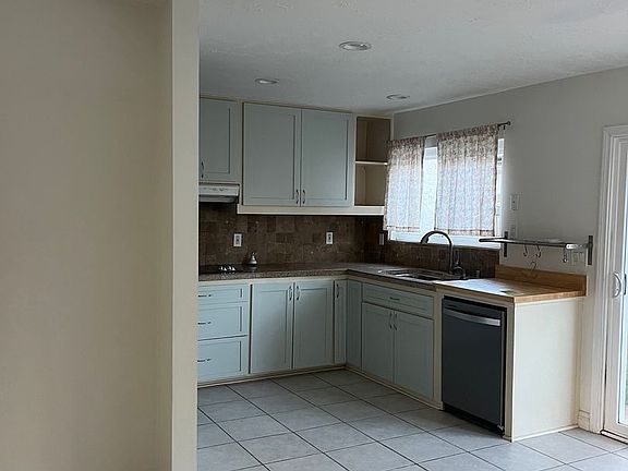 5th image of 15195 Marquette St Unit C